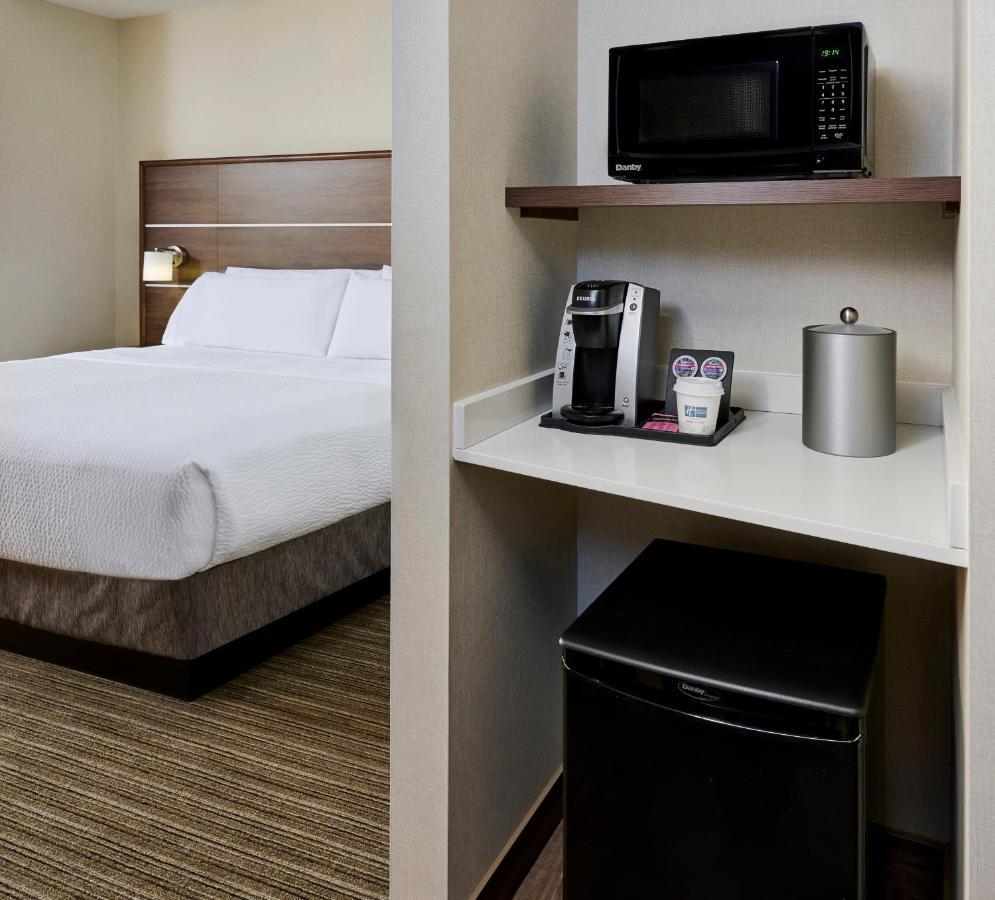Holiday Inn Express & Suites - Brantford By Ihg Exterior foto